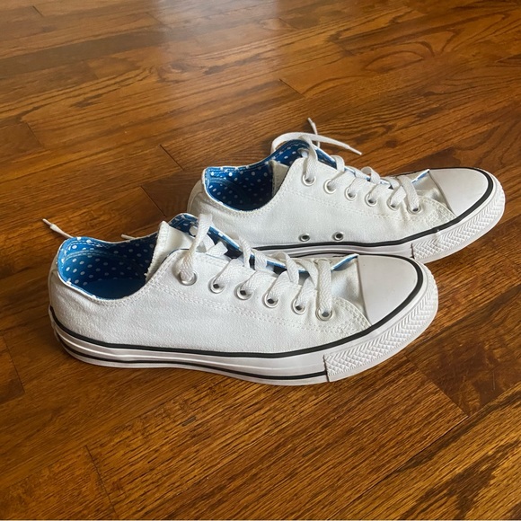Women’s White Converse All Stars - Picture 4 of 5